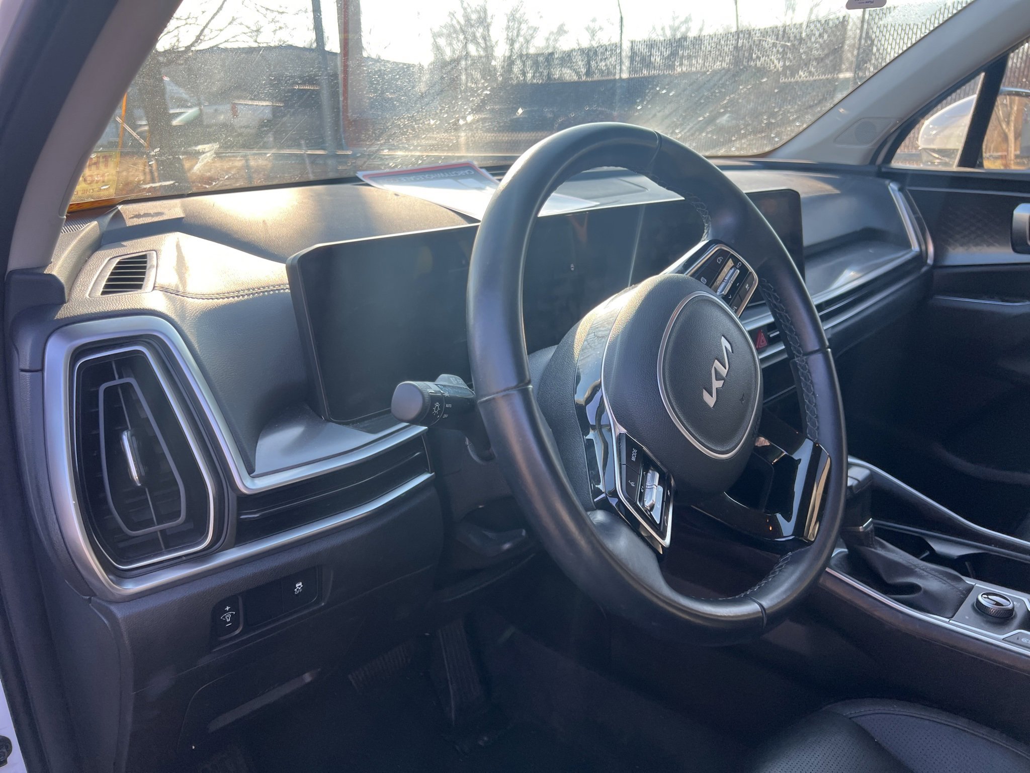 Used 2024 Kia Sorento S image 11