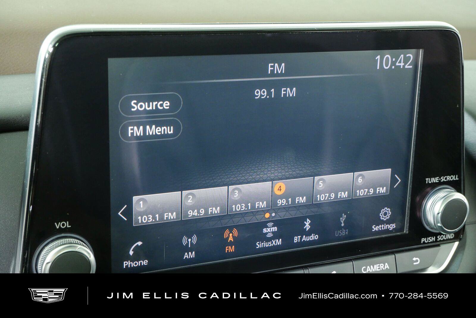 Used 2021 Nissan Rogue SV w/ Premium Package FWD image 16