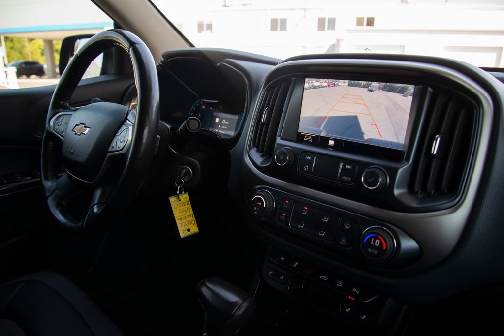 Used 2021 Chevrolet Colorado Z71 AWD/4WD image 18
