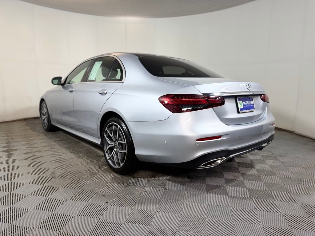 Used 2021 Mercedes-Benz E 350 4MATIC Sedan image 4