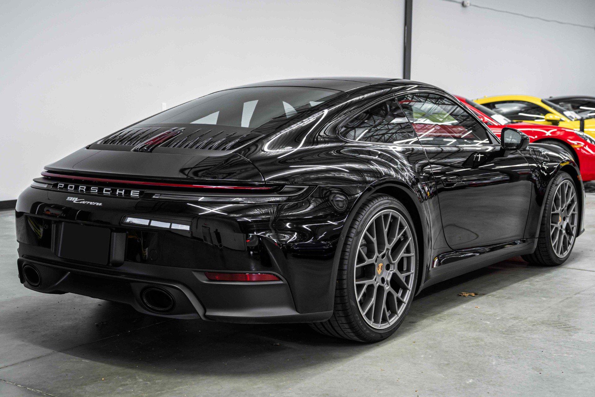 Used 2025 Porsche 911 Carrera RWD image 8