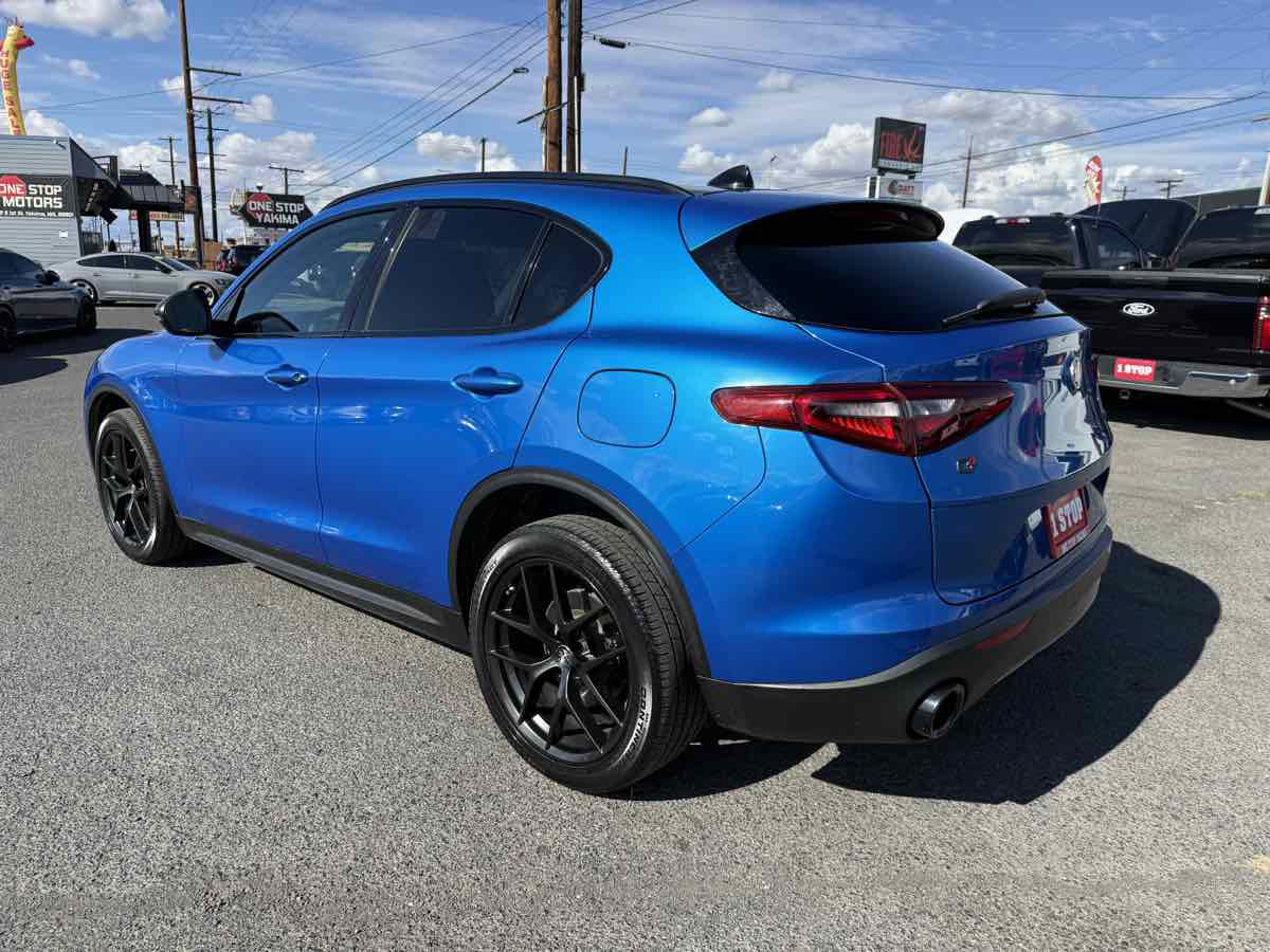 Used 2019 Alfa Romeo Stelvio Ti w/ Nero Edizione AWD/4WD image 6