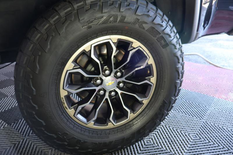 Used 2018 Chevrolet Colorado ZR2 w/ ZR2 Midnight Special Edition image 14