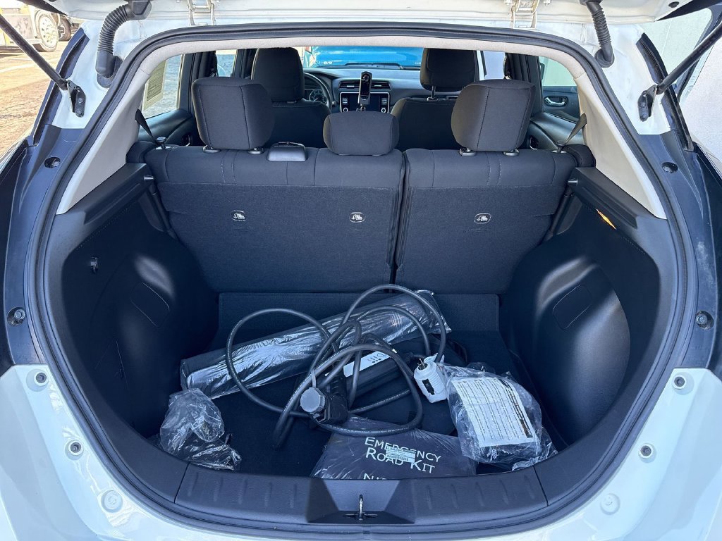 Used 2025 Nissan Leaf S FWD image 18