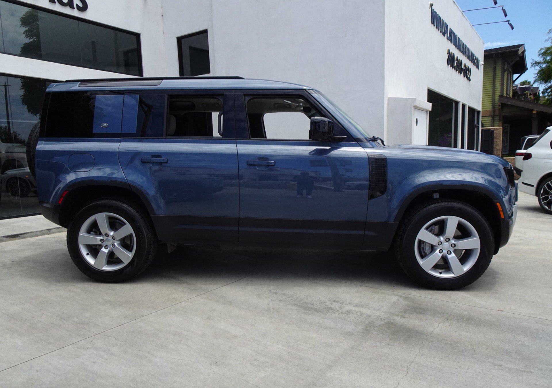 Used 2024 Land Rover Defender 110 S AWD/4WD image 8