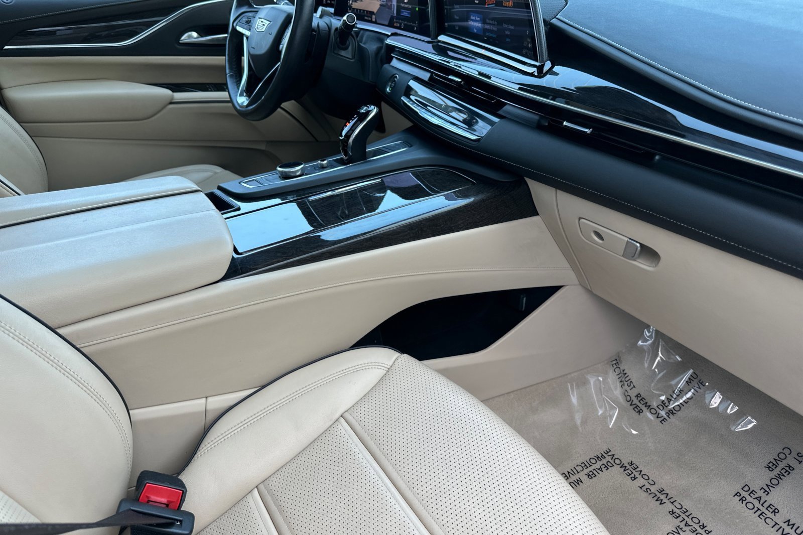 Certified 2023 Cadillac Escalade Premium Luxury w/ Performance Package image 20