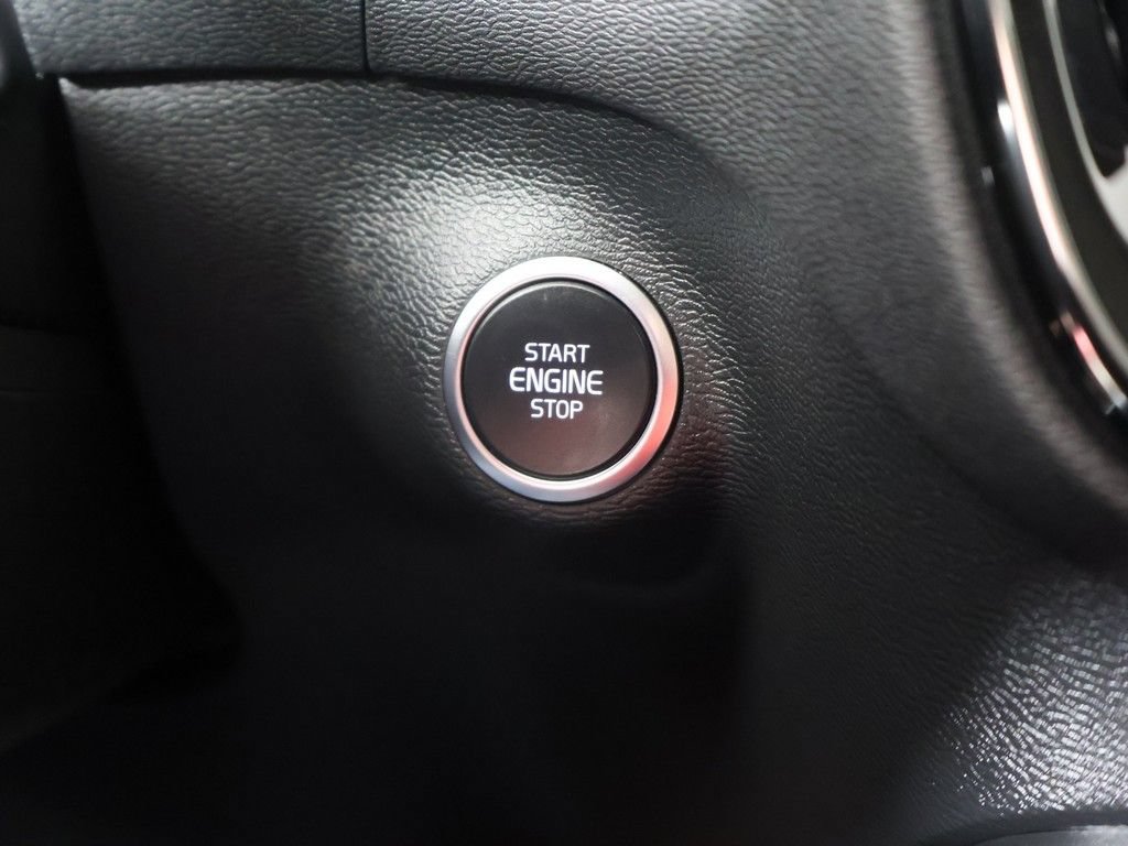 Used 2023 Volvo XC40 B5 Plus w/ Protection Package Premier AWD/4WD image 38