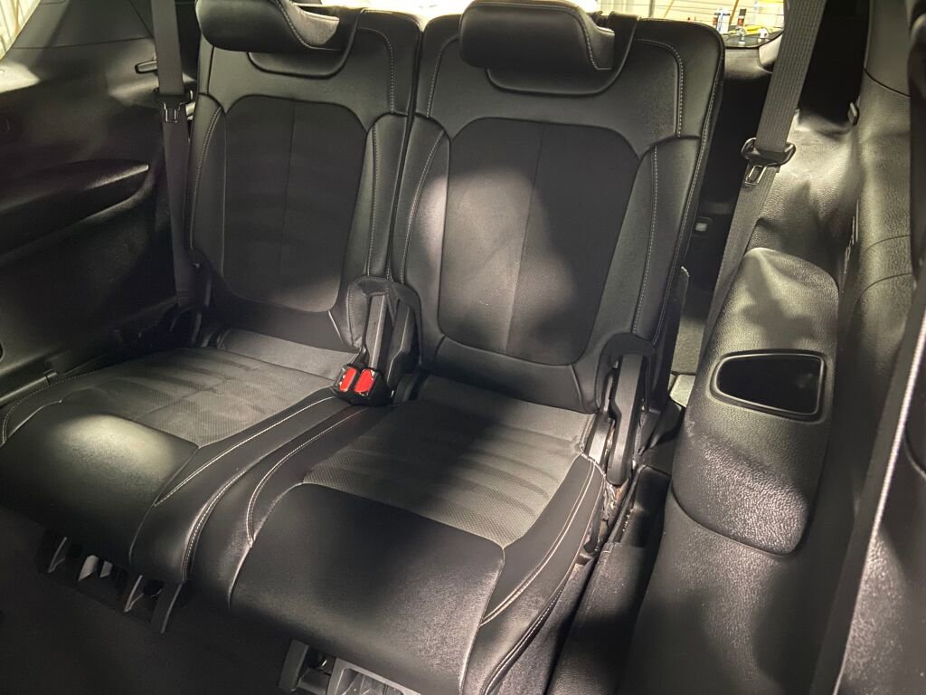 Used 2023 Jeep Grand Cherokee L Laredo image 11