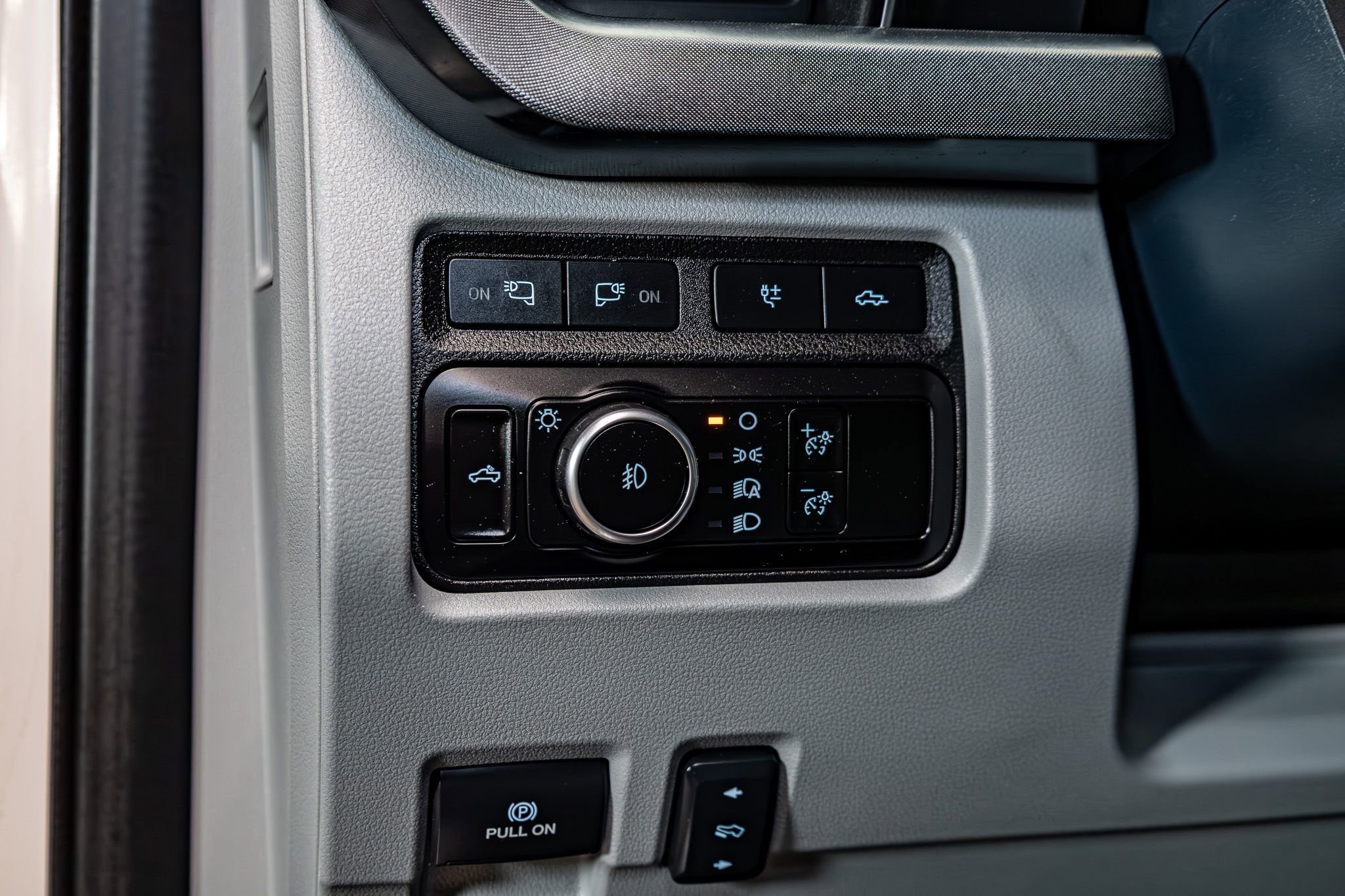 Used 2023 Ford F350 Limited w/ FX4 Off-Road Package image 20