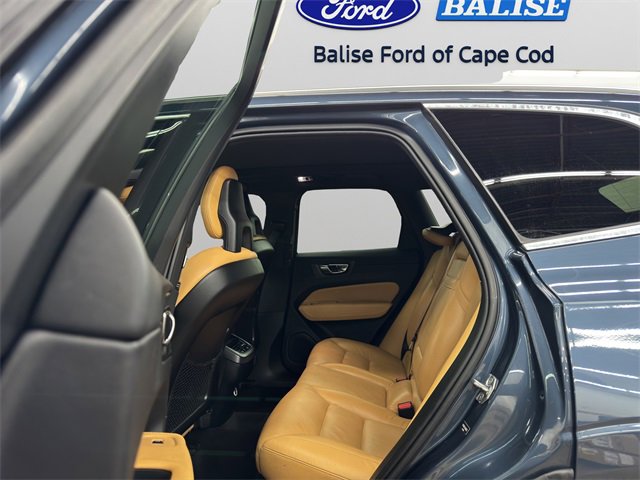 Used 2018 Volvo XC60 T5 Inscription w/ Convenience Package image 11