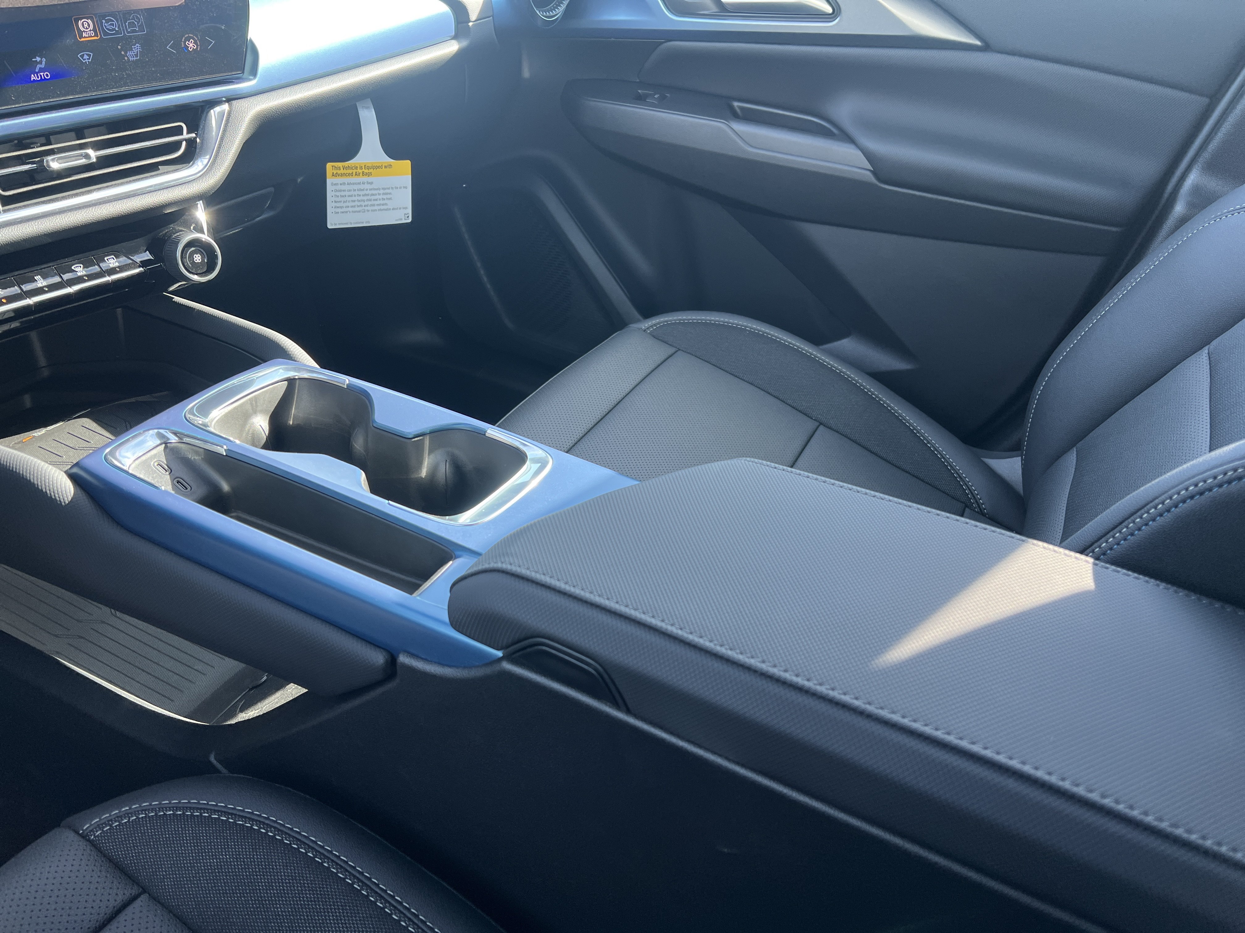 New 2026 Chevrolet Equinox EV LT AWD/4WD image 28
