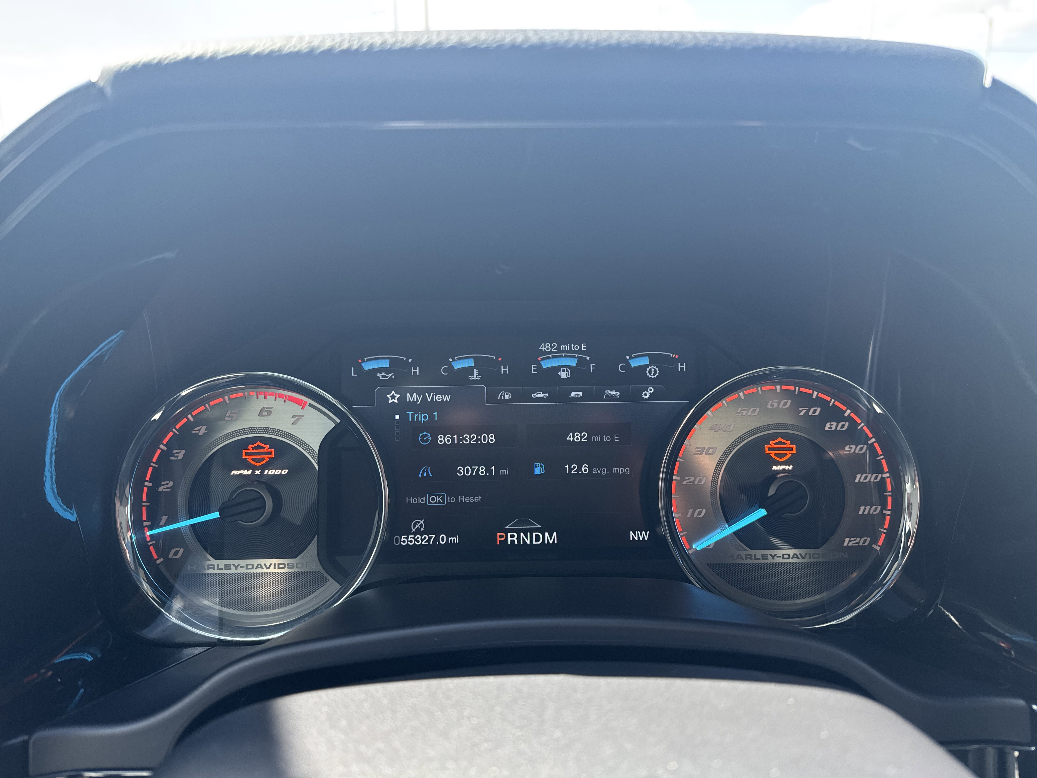 Used 2019 Ford F150 Lariat w/ Equipment Group 502A Luxury AWD/4WD image 2
