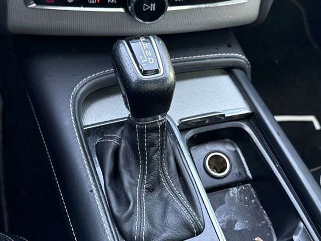 Used 2019 Volvo XC90 T5 R-Design image 24