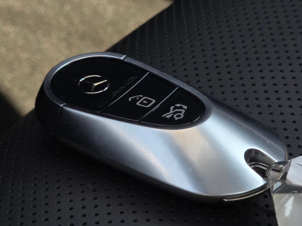 New 2026 Mercedes-Benz E 53 AMG e 4MATIC Sedan image 40