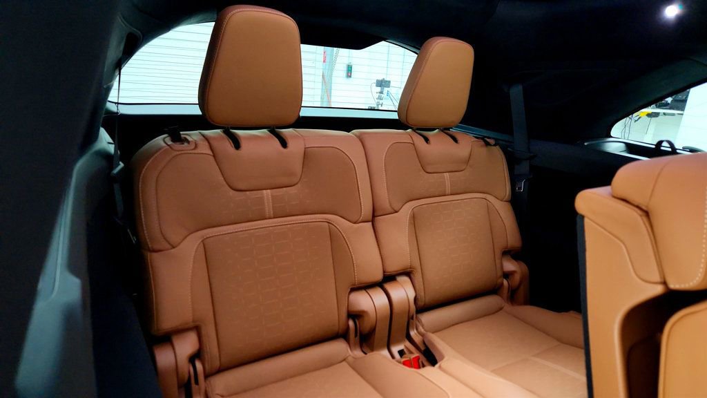 Used 2026 Lucid Gravity Grand Touring image 32