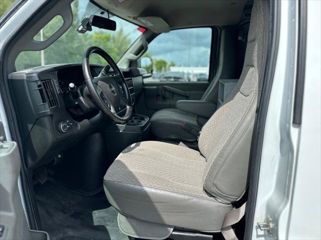 Used 2023 GMC Savana 2500 w/ Driver Convenience Package RWD image 12