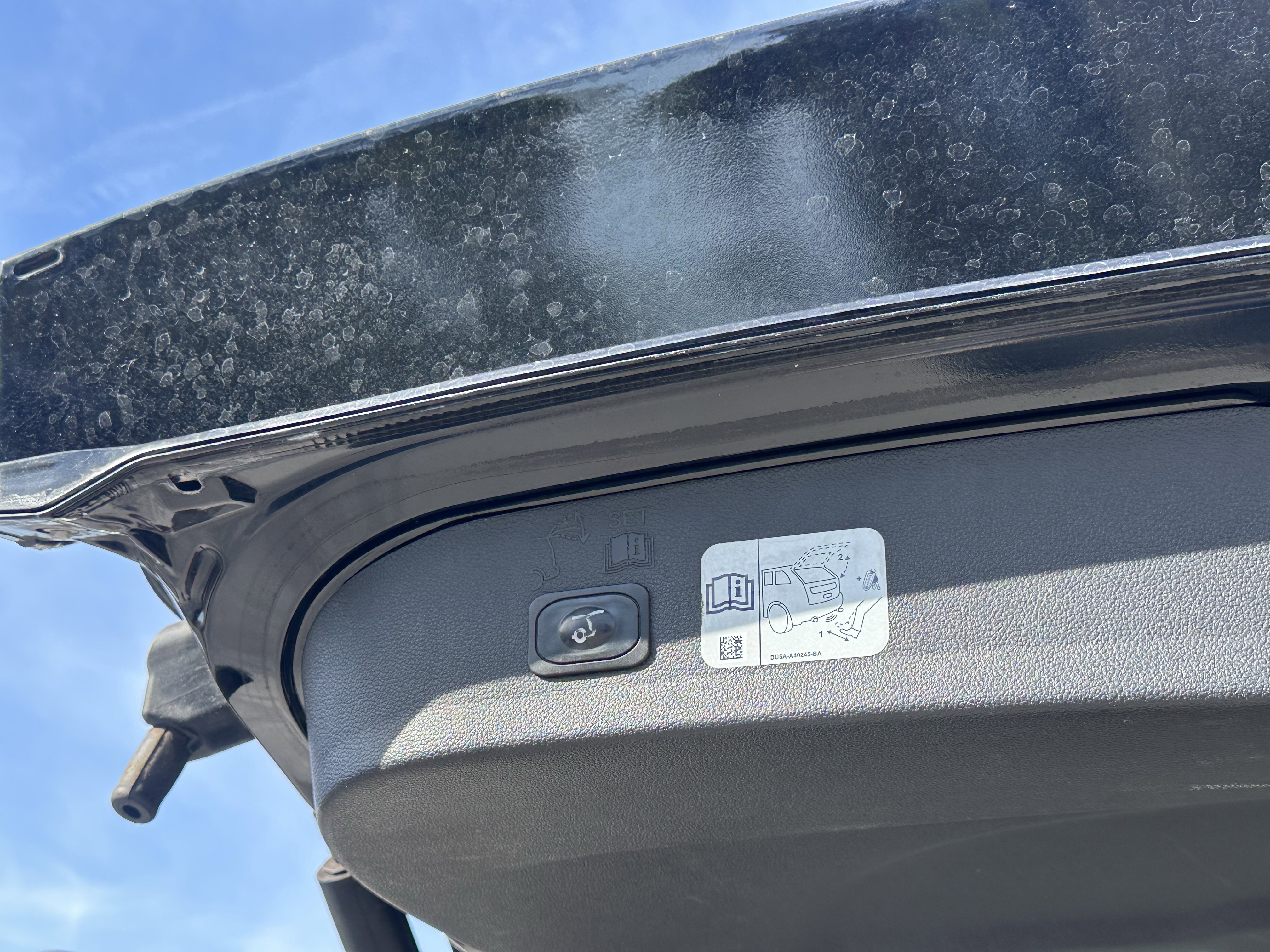 Used 2017 Ford Escape Titanium w/ Equipment Group 301A image 12