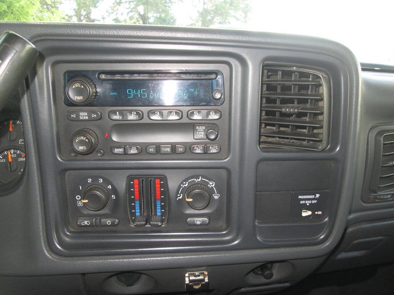 Used 2007 Chevrolet Silverado 2500 LT AWD/4WD image 14