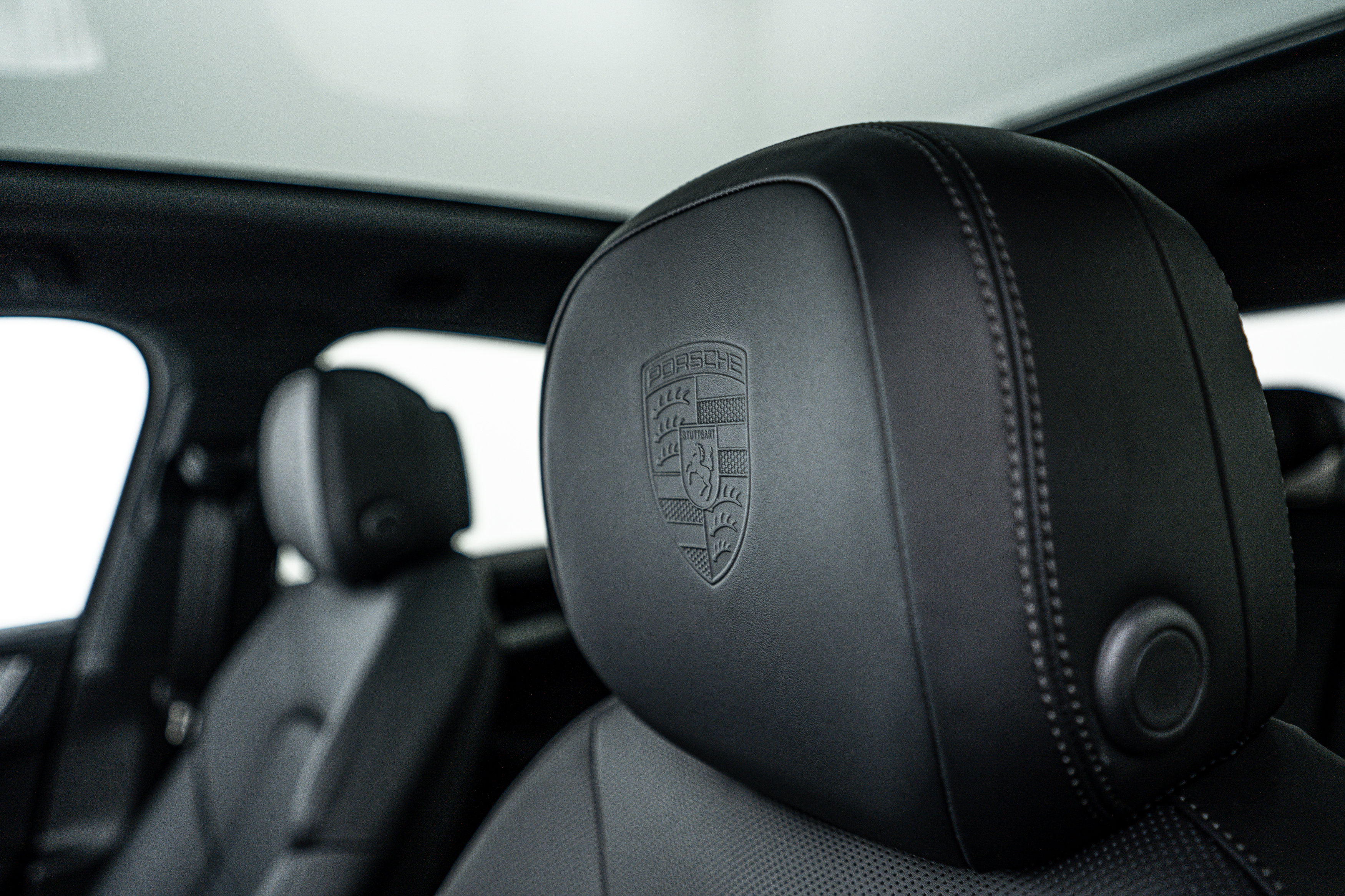 Certified 2025 Porsche Cayenne Coupe image 22