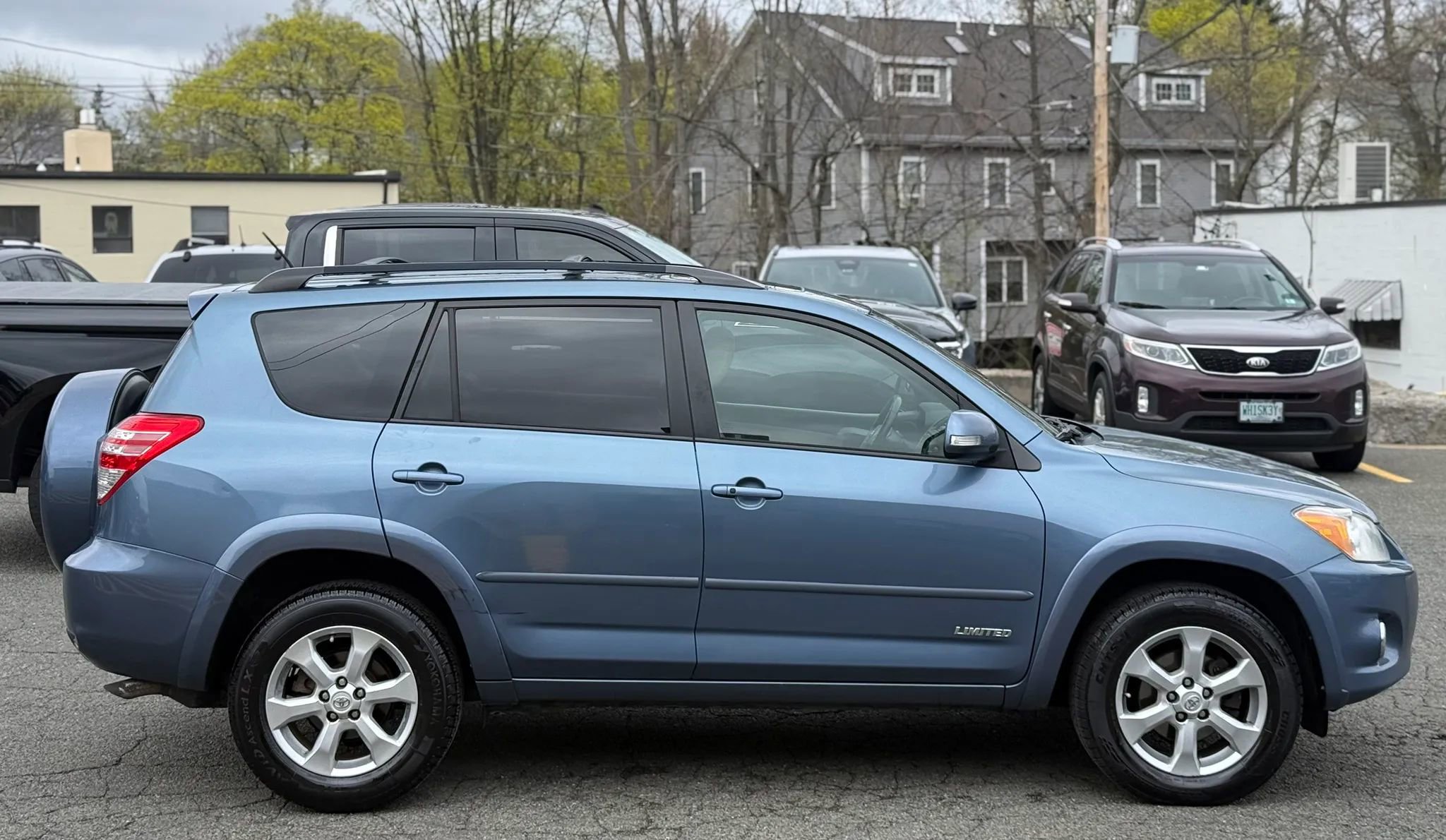 Used 2010 Toyota RAV4 Limited FWD image 9