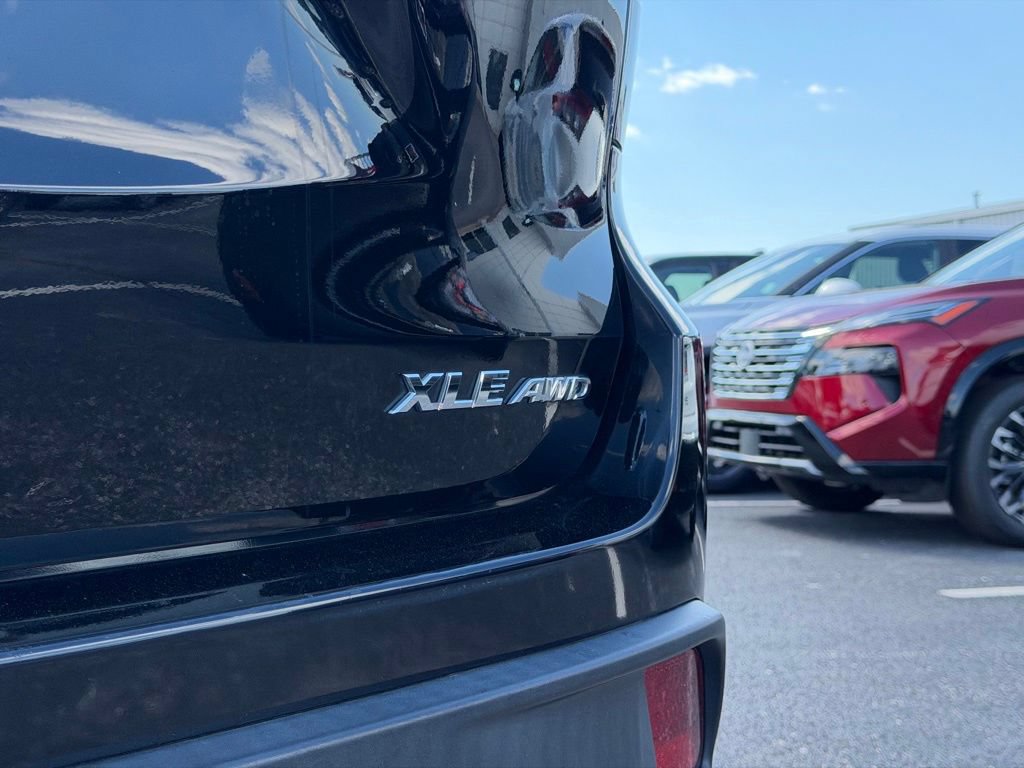 Used 2018 Toyota Highlander XLE AWD/4WD image 45