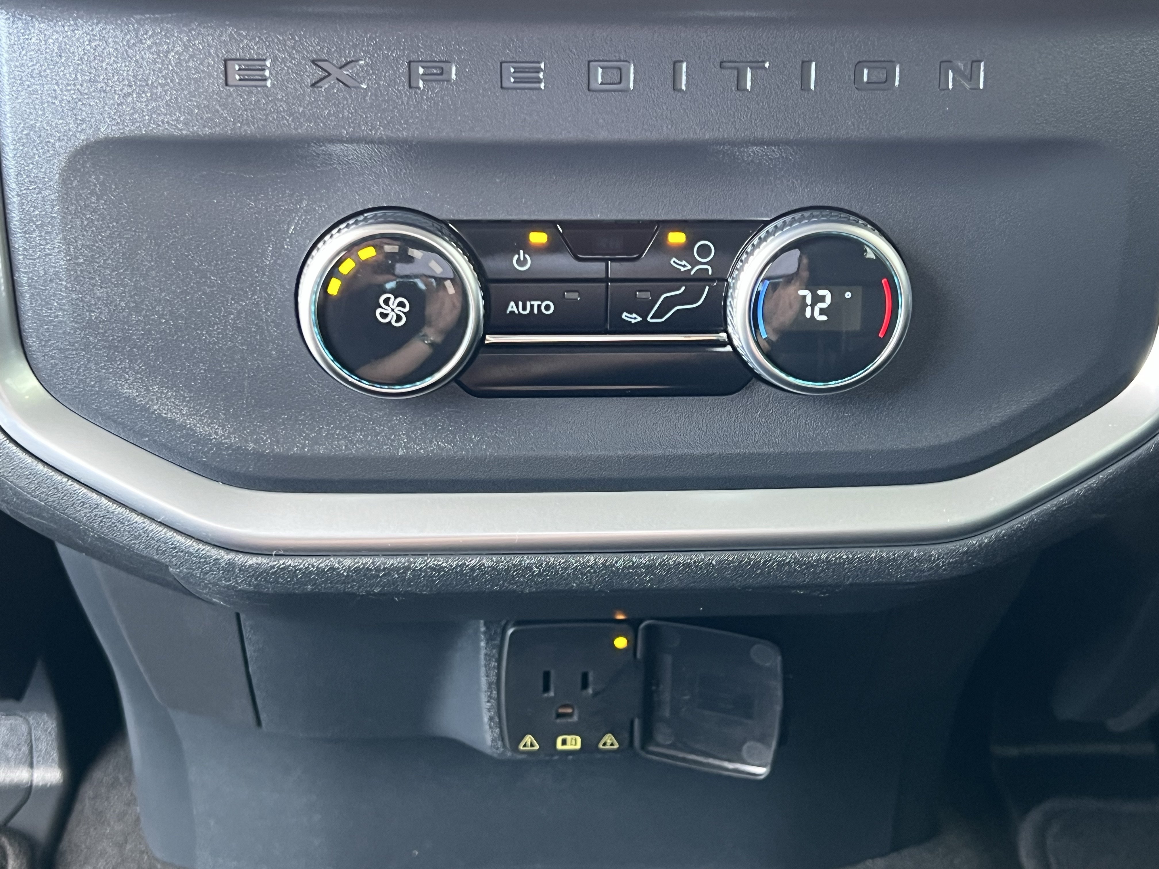 Used 2025 Ford Expedition Max Active AWD/4WD image 47