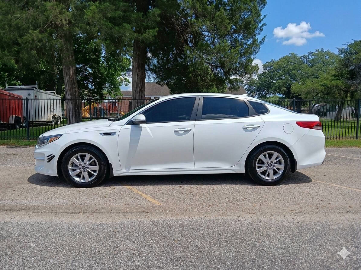 Used 2016 Kia Optima LX w/ LX Convenience Package FWD image 4