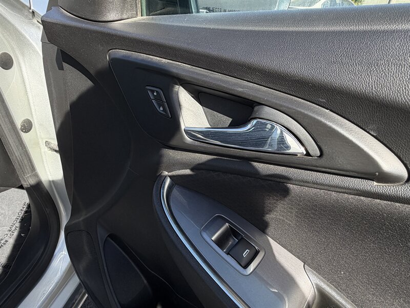 Used 2020 Chevrolet Malibu LT FWD image 32