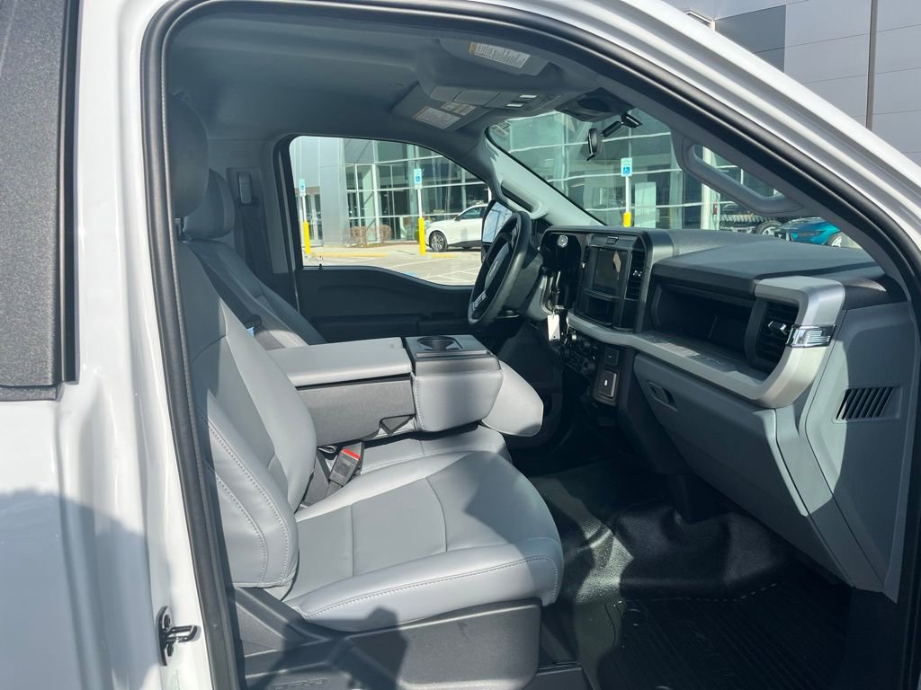 New 2026 Ford F250 XL w/ XL Driver Assist Package RWD image 9