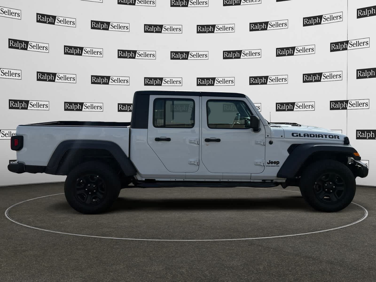 Used 2023 Jeep Gladiator Sport AWD/4WD image 4