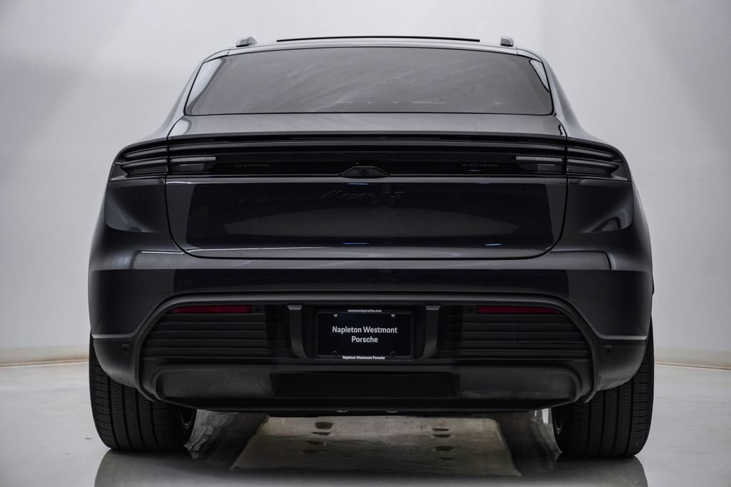 Certified 2025 Porsche Macan 4S Electric AWD/4WD image 11