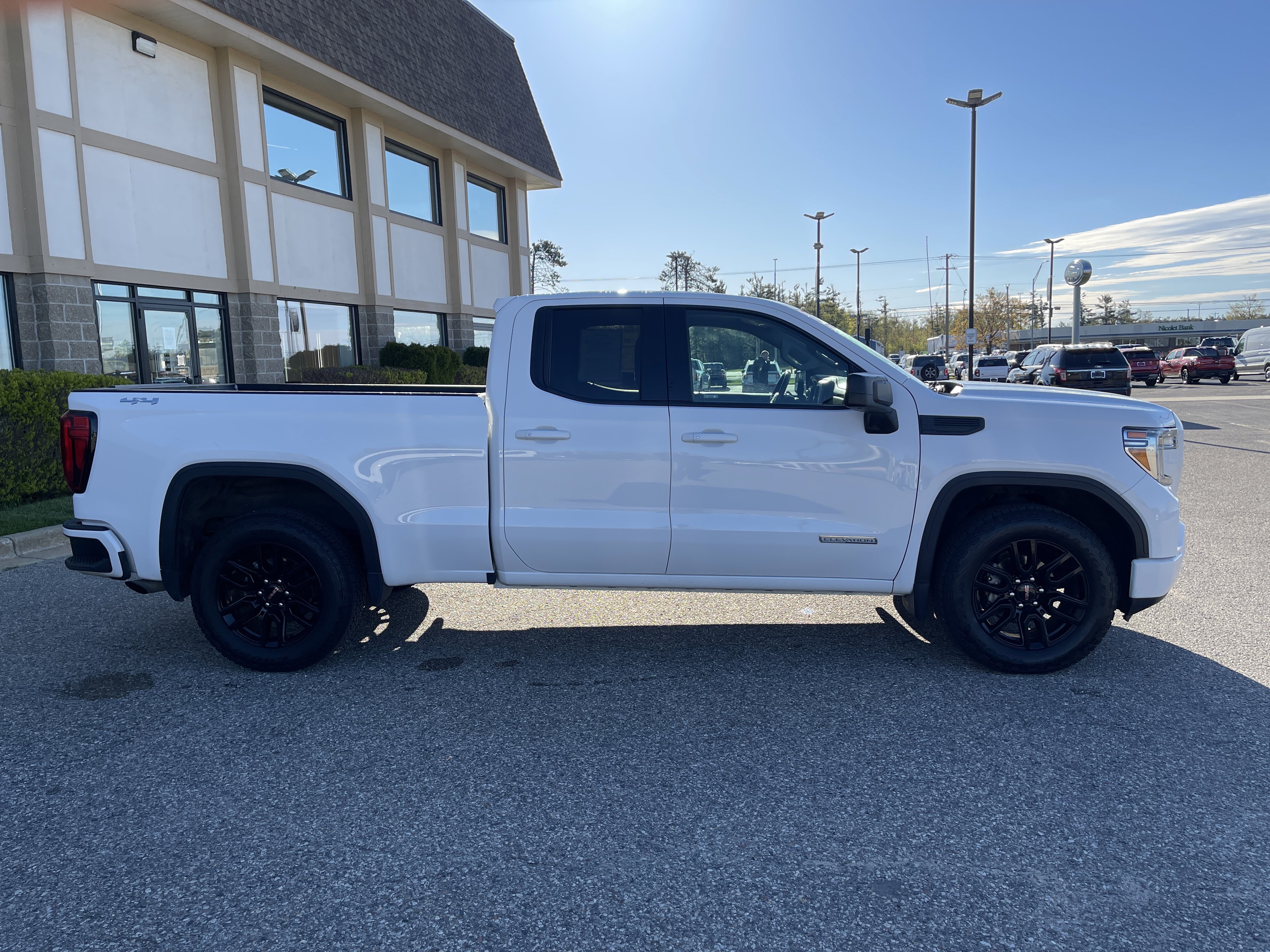 Used 2019 GMC Sierra 1500 Elevation w/ Elevation Value Package AWD/4WD image 2
