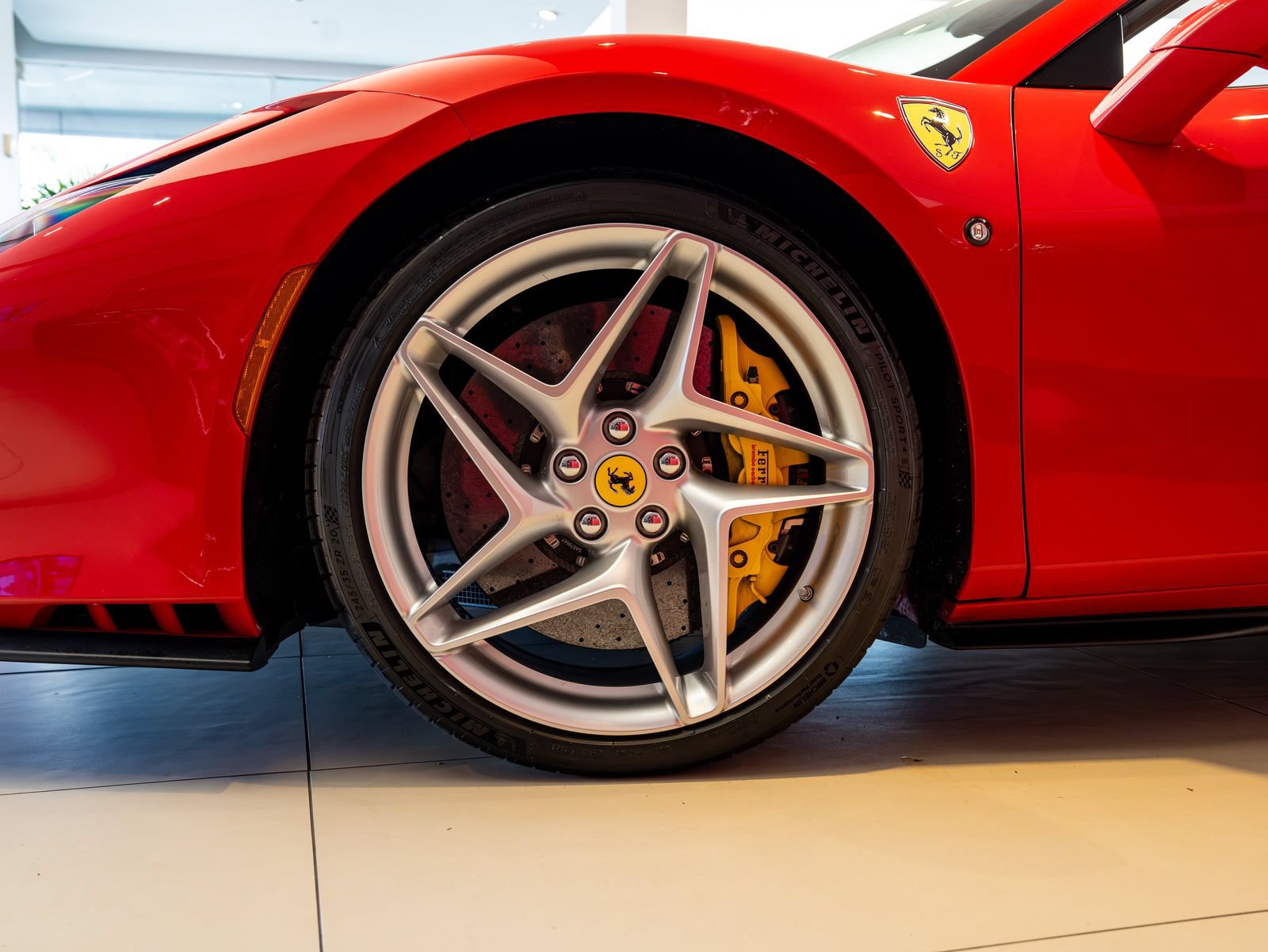 Certified 2021 Ferrari F8 Tributo RWD image 3