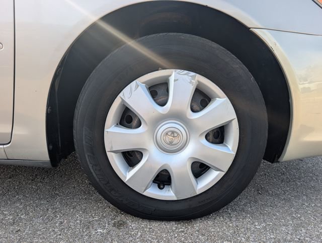 Used 2004 Toyota Camry image 24