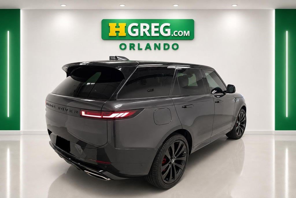 Used 2024 Land Rover Range Rover Sport Dynamic SE AWD/4WD image 2