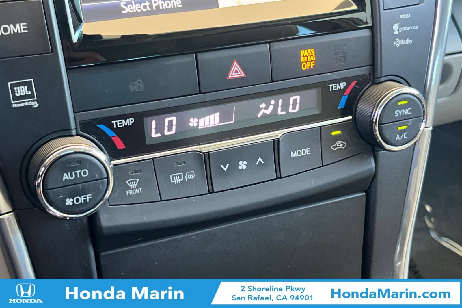 Used 2015 Toyota Camry XLE w/ Moonroof Package FWD image 25