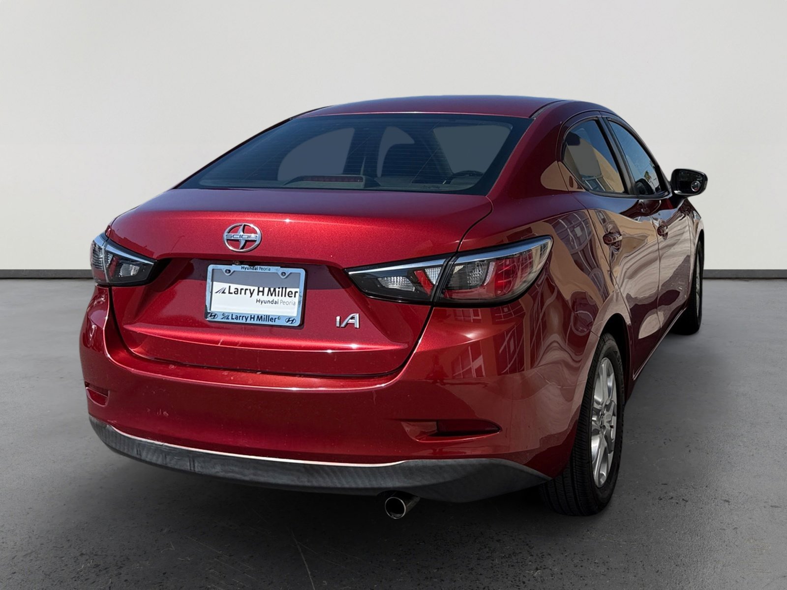 Used 2016 Scion iA image 5