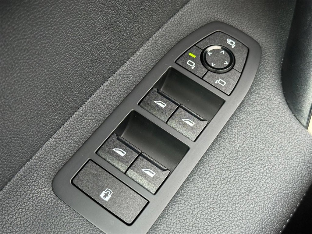 Used 2024 BMW iX xDrive50 w/ Sport Package image 21