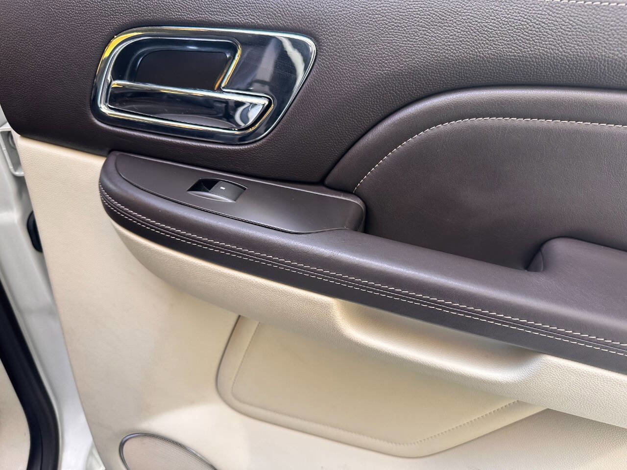 Used 2011 Cadillac Escalade Platinum image 71