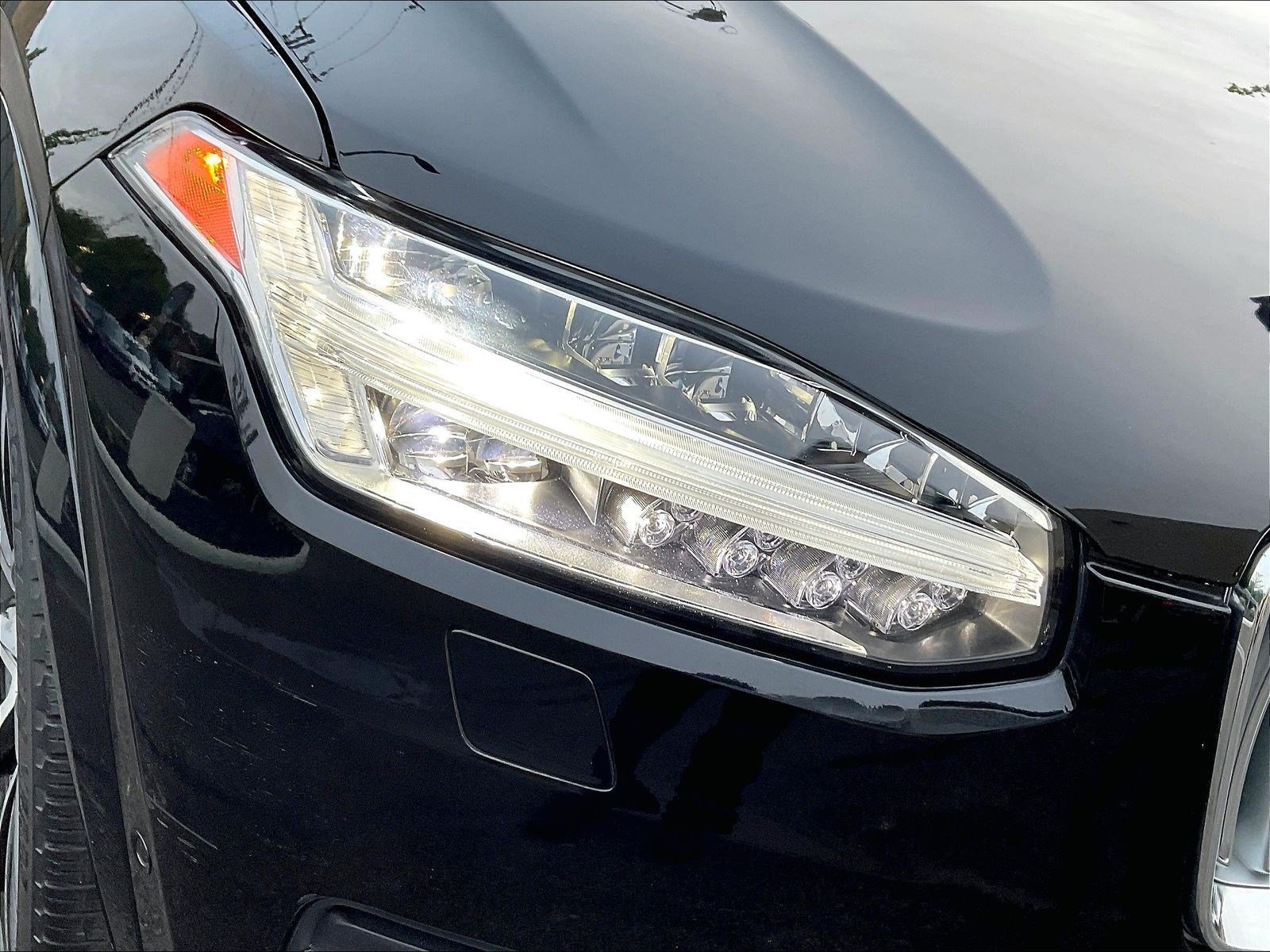 Used 2023 Volvo XC90 B6 Plus w/ Protection Package AWD/4WD image 31
