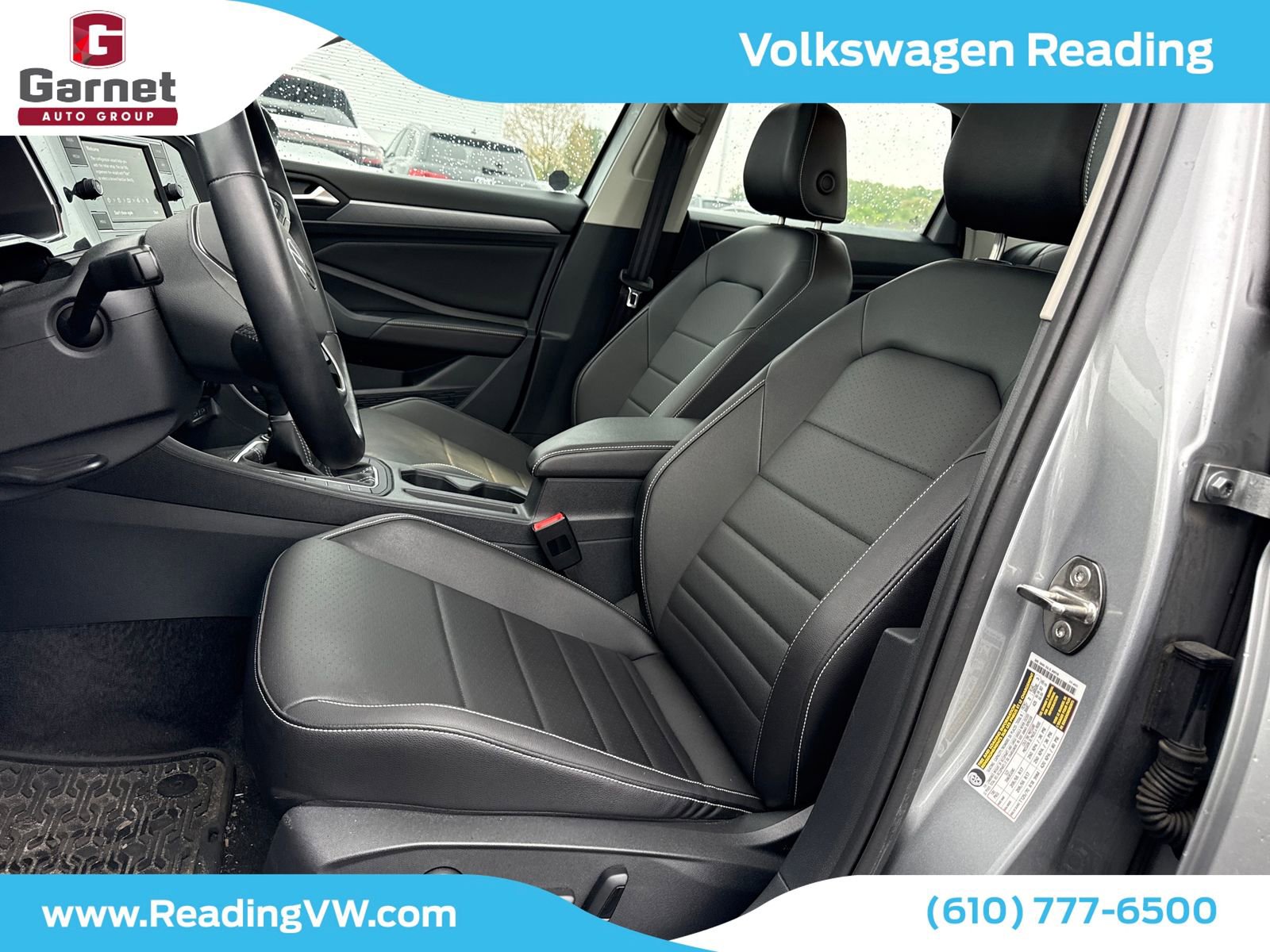 Used 2023 Volkswagen Jetta SE w/ Panoramic Sunroof Package FWD image 11