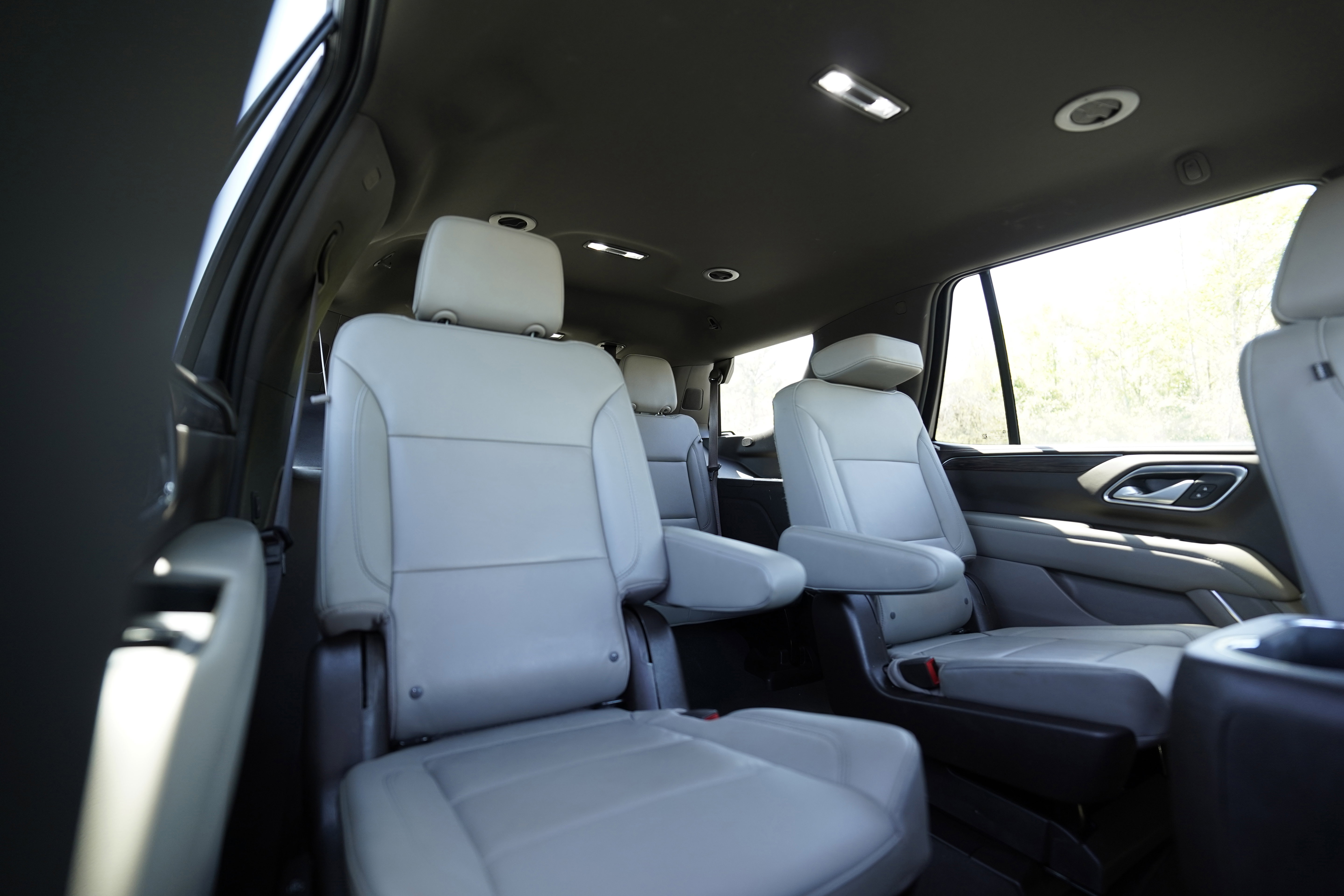 Used 2022 Chevrolet Tahoe LT w/ Luxury Package image 12