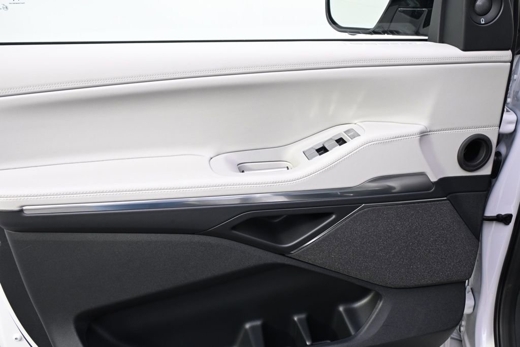 New 2026 Lincoln Navigator Reserve w/ Jet Appearance Package image 23