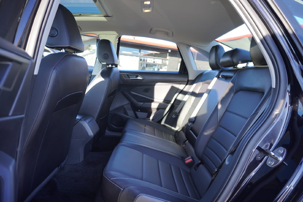 Used 2022 Volkswagen Jetta SE FWD image 23