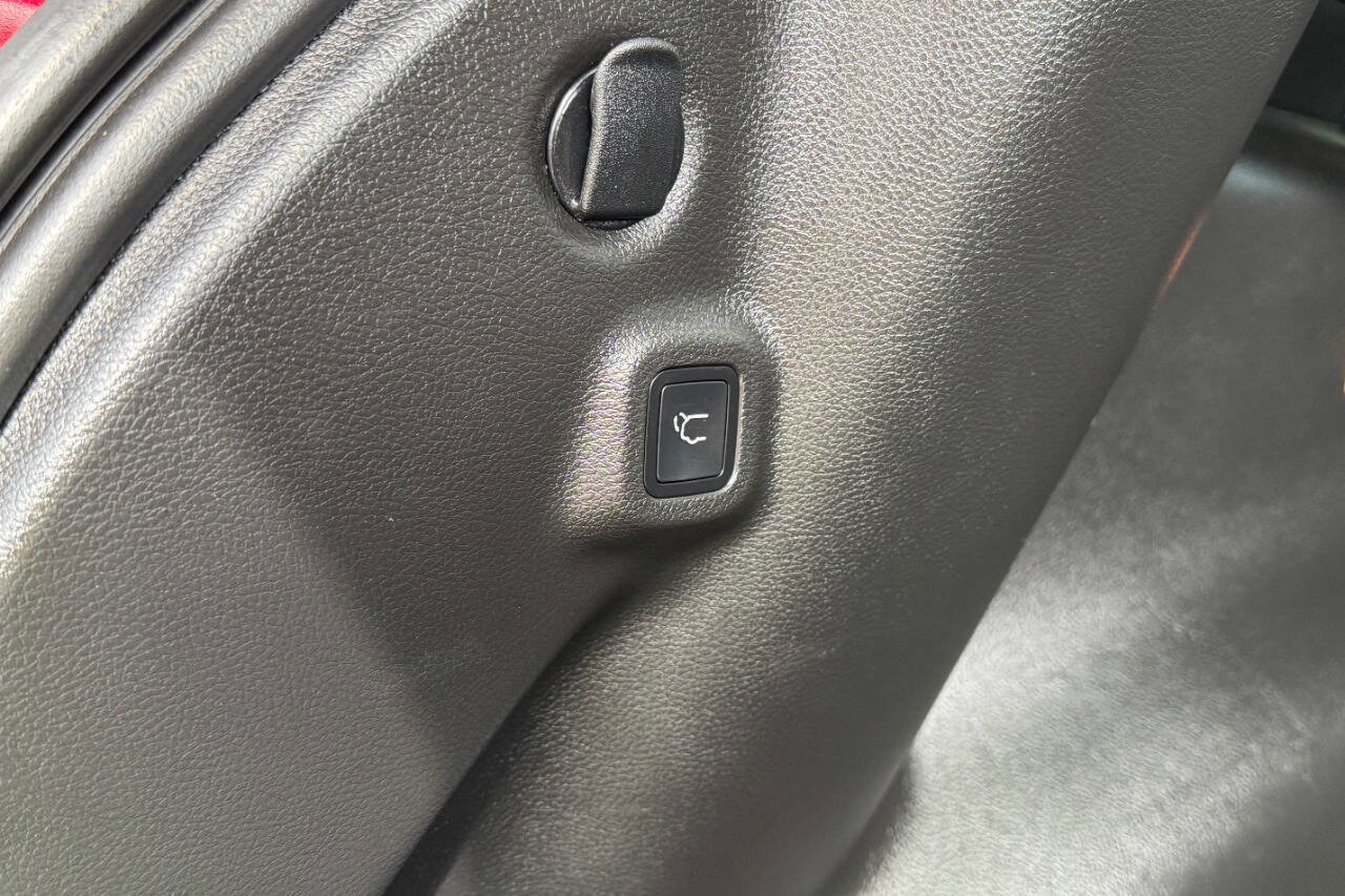 Used 2024 Jeep Compass Limited w/ Sun and Sound Group image 12