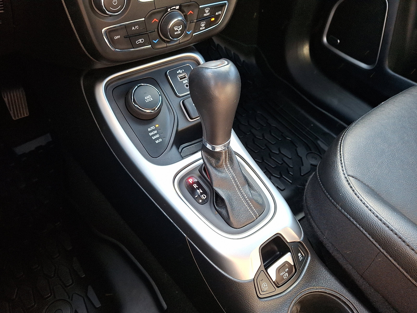 Used 2021 Jeep Compass Latitude w/ Sun and Sound Group image 17