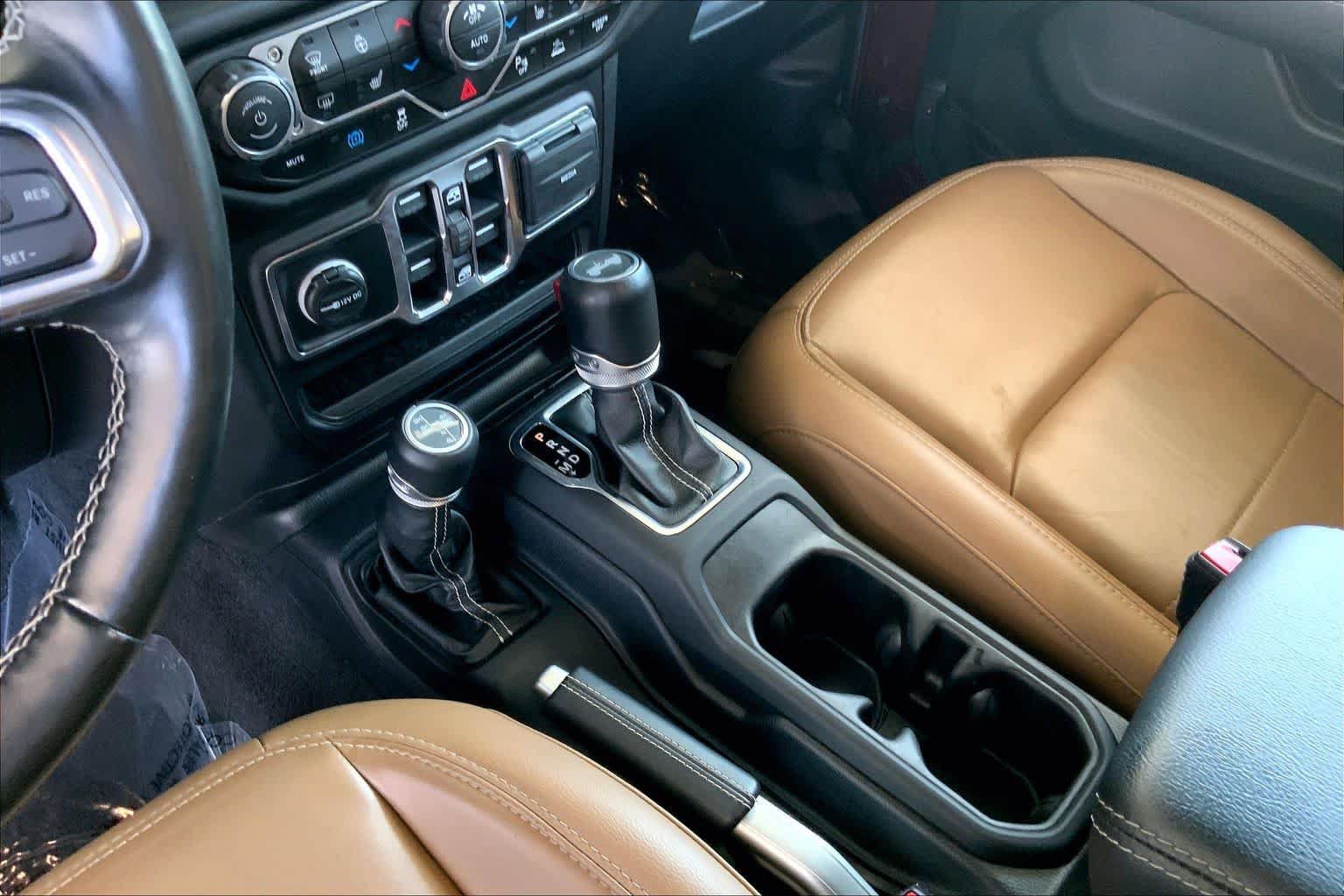 Used 2021 Jeep Wrangler Unlimited Sahara w/ Cold Weather Group AWD/4WD image 17