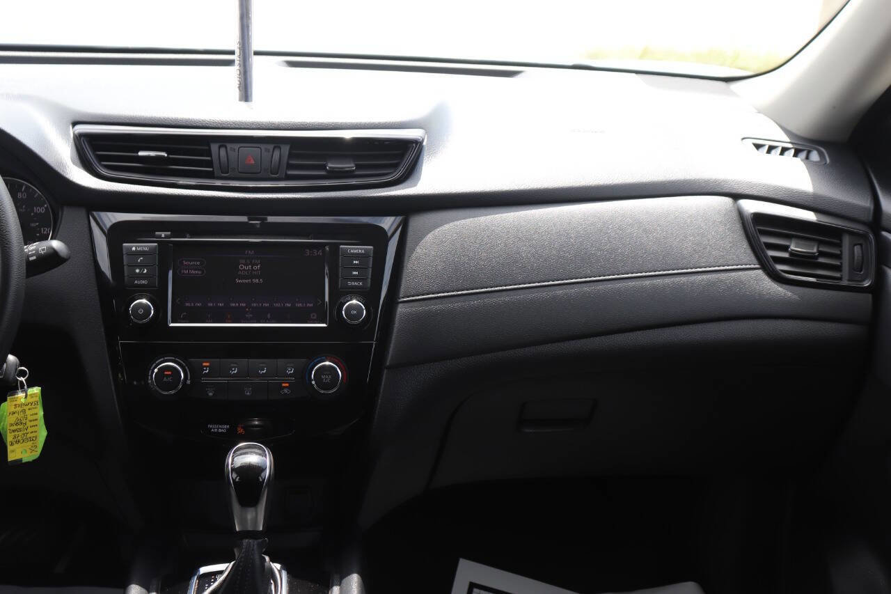 Used 2018 Nissan Rogue S image 24