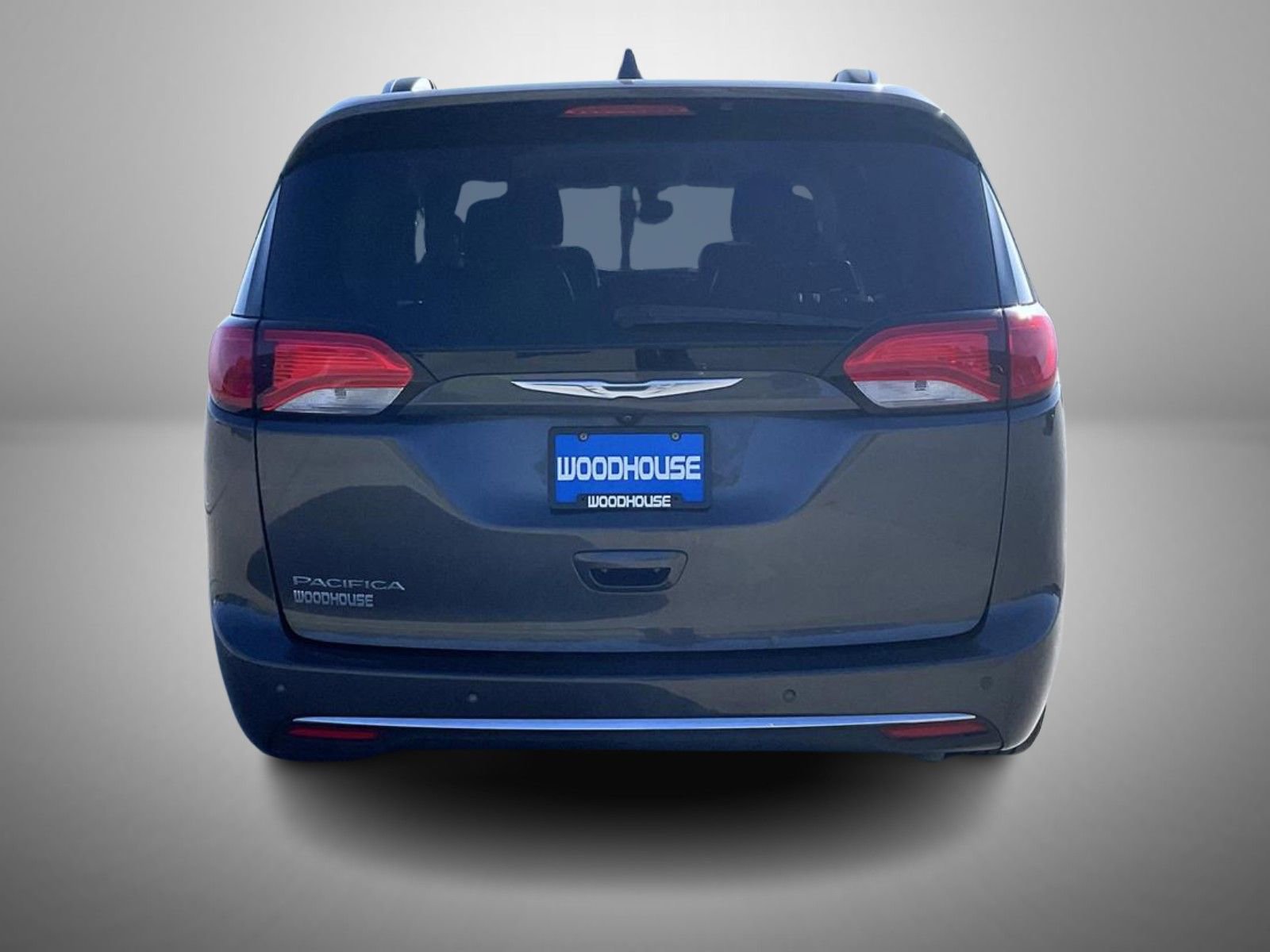 Used 2018 Chrysler Pacifica Touring-L Plus FWD image 6