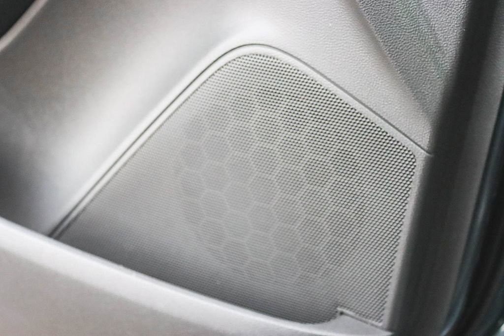 Used 2022 Chevrolet Trax LT w/ LT Convenience Package image 39